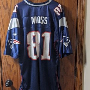 SOLD---NFL Reebok N.E. Patriots Randy Moss Jersey